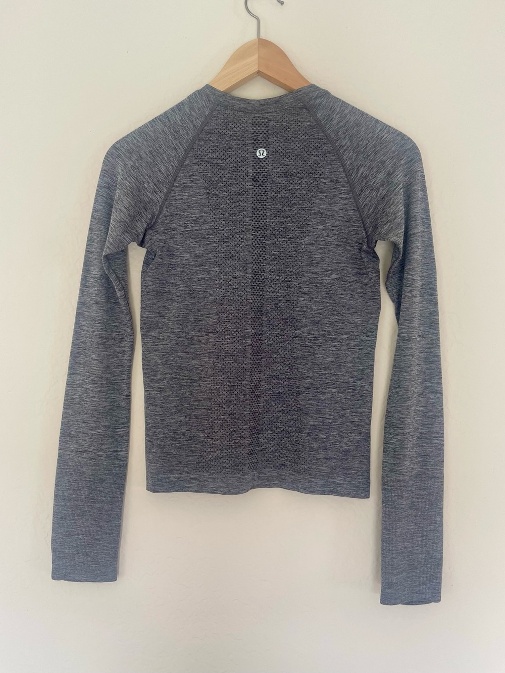 lululemon athletica Gray Long-Sleeve Seamless Crew Sweater